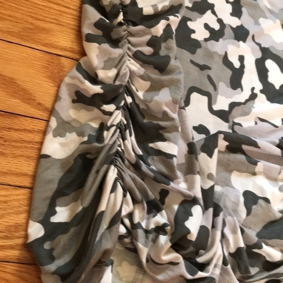 Retreat by Rhonda Shear Top Sz L Gray White Camo Soft w ruched sides Soft knit - Picture 8 of 10